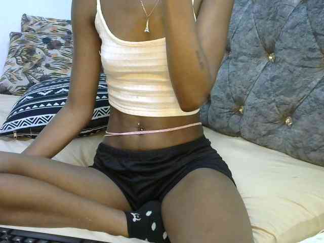 LittleMisscharming webcam