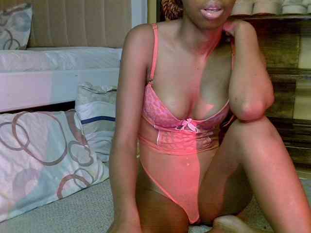 LittleMisscharming webcam