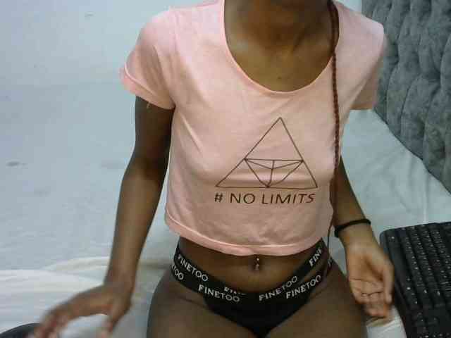 LittleMisscharming webcam