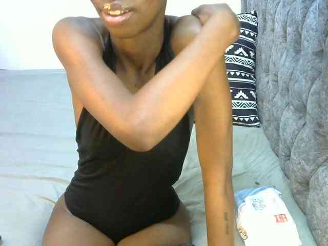 LittleMisscharming webcam