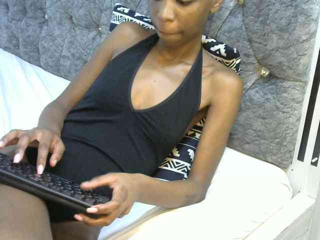 LittleMisscharming webcam