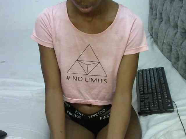 LittleMisscharming webcam