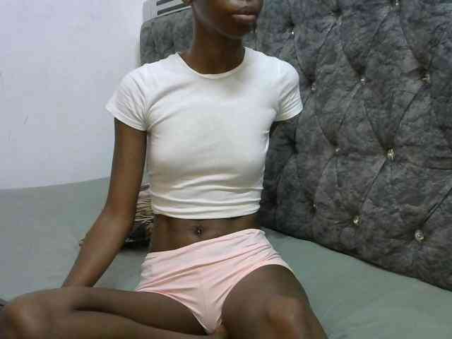 LittleMisscharming webcam
