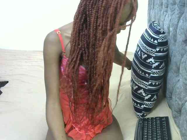 LittleMisscharming webcam