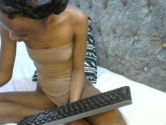 LittleMisscharming webcam