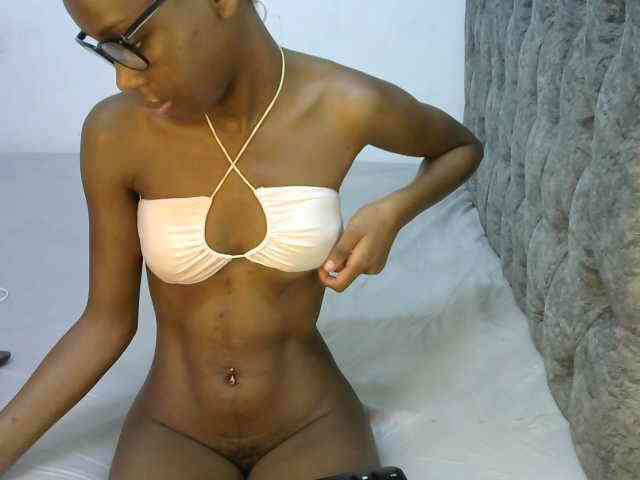 LittleMisscharming webcam