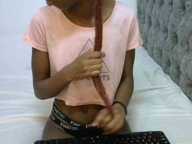 LittleMisscharming webcam