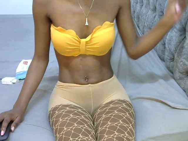 LittleMisscharming webcam