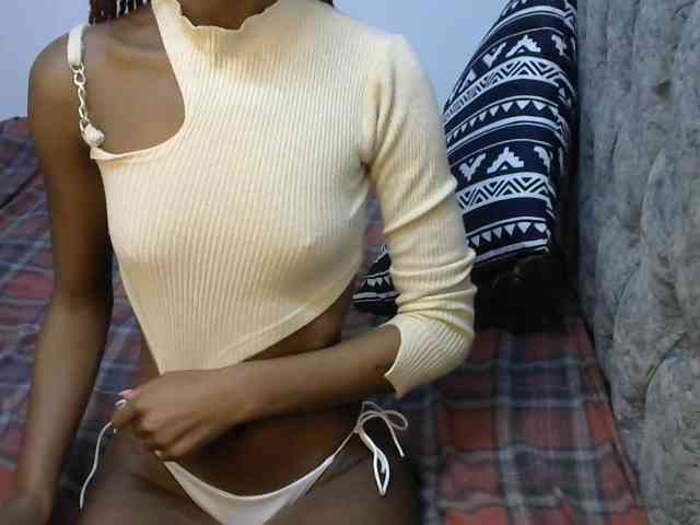 LittleMisscharming webcam