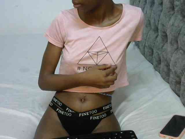 LittleMisscharming webcam