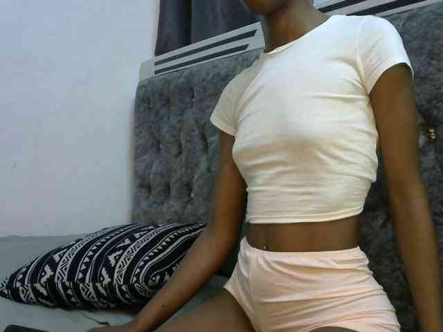 LittleMisscharming webcam