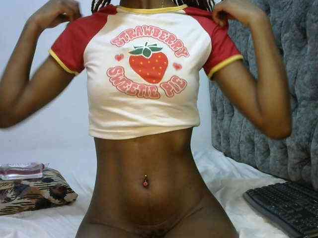 LittleMisscharming webcam