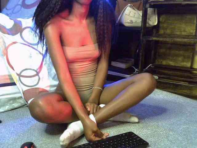 LittleMisscharming webcam