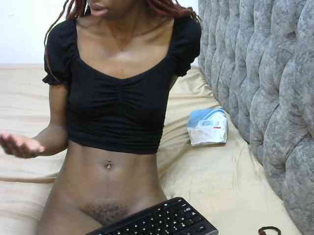 LittleMisscharming webcam