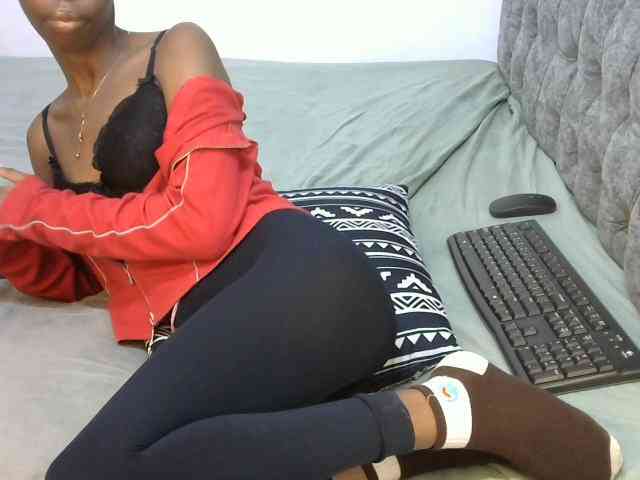 LittleMisscharming webcam