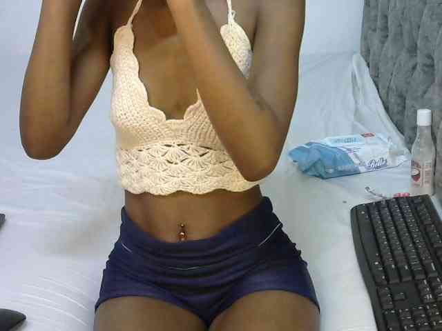 LittleMisscharming webcam