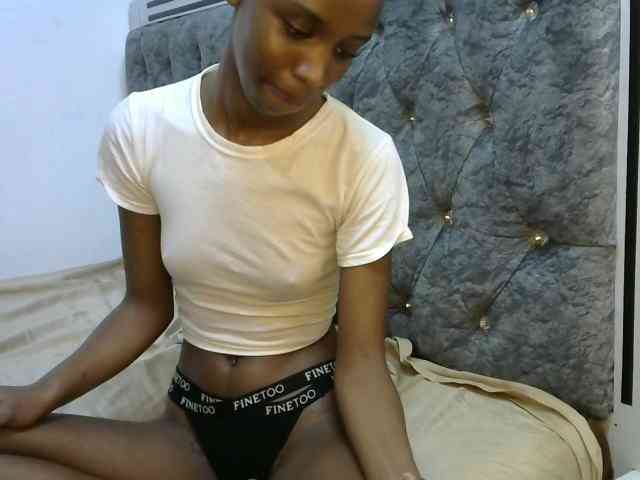 LittleMisscharming webcam