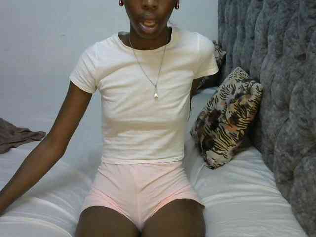 LittleMisscharming webcam