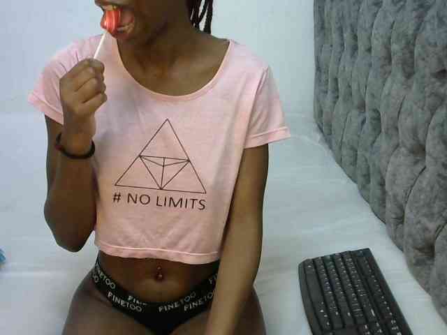 LittleMisscharming webcam