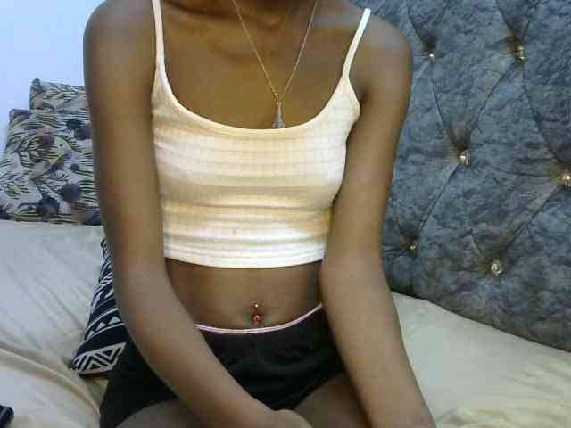 LittleMisscharming webcam