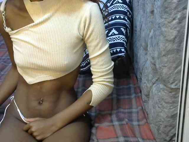 LittleMisscharming webcam