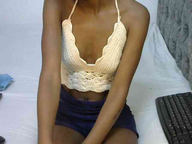 LittleMisscharming webcam