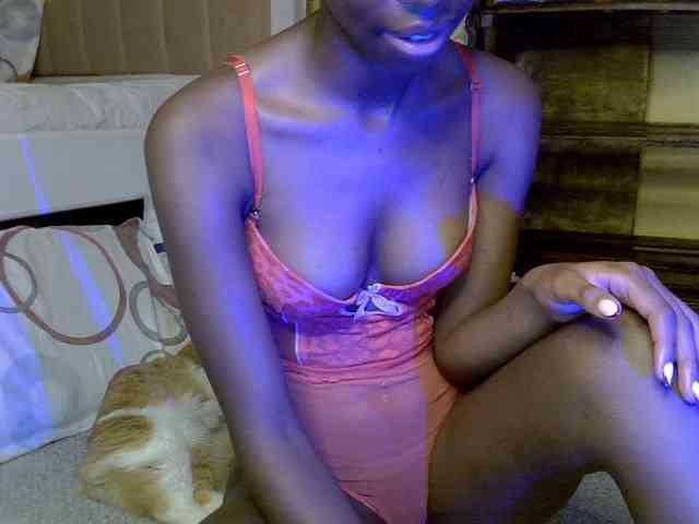 LittleMisscharming webcam