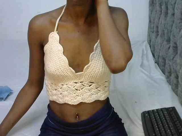 LittleMisscharming webcam