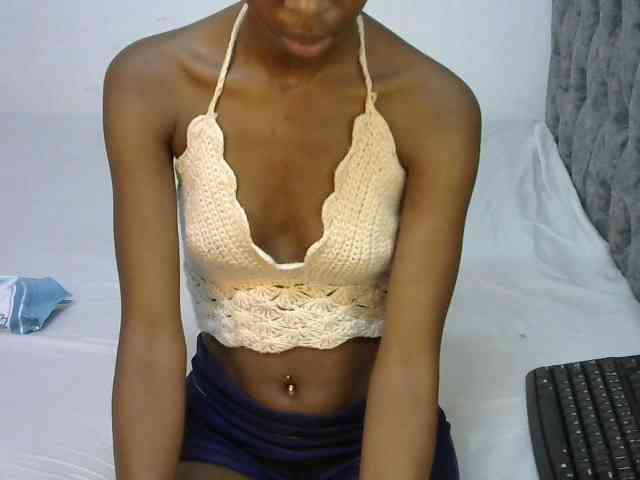 LittleMisscharming webcam
