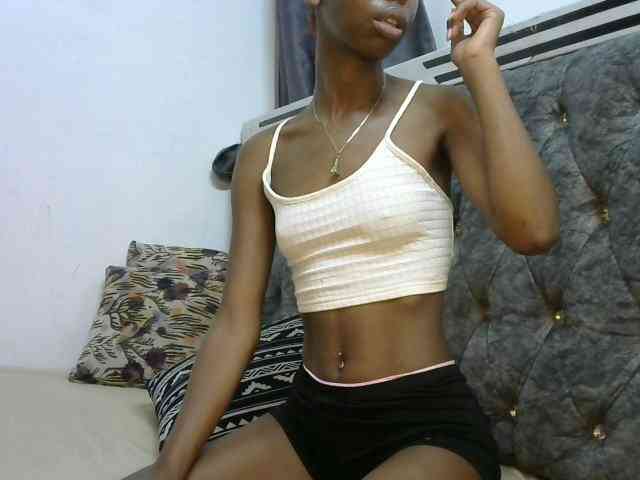 LittleMisscharming webcam