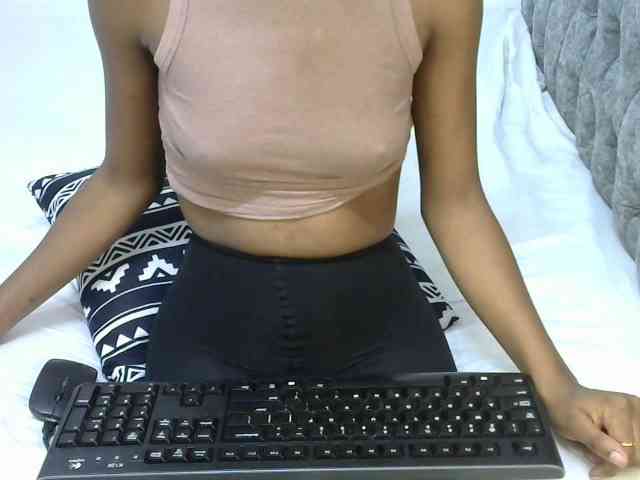 LittleMisscharming webcam