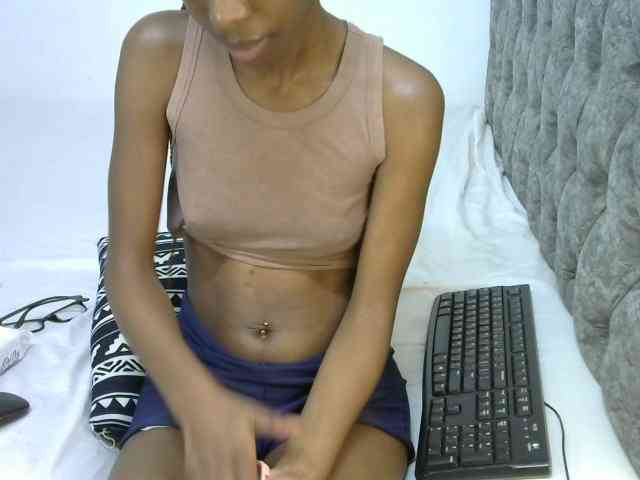LittleMisscharming webcam