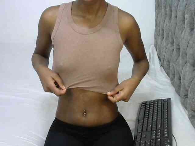 LittleMisscharming webcam
