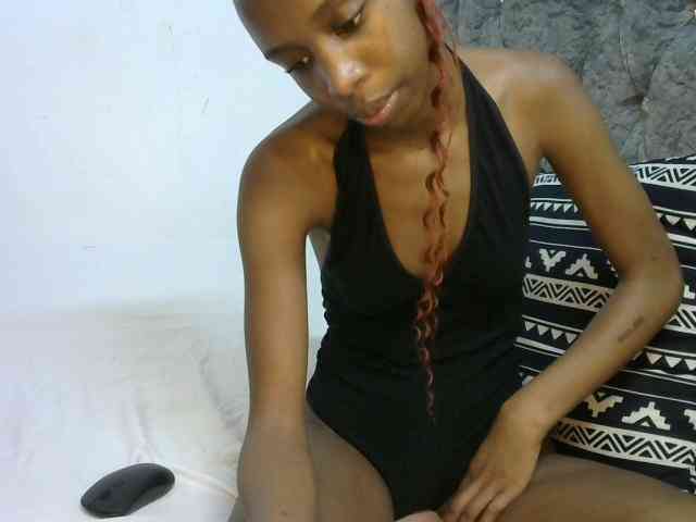 LittleMisscharming webcam