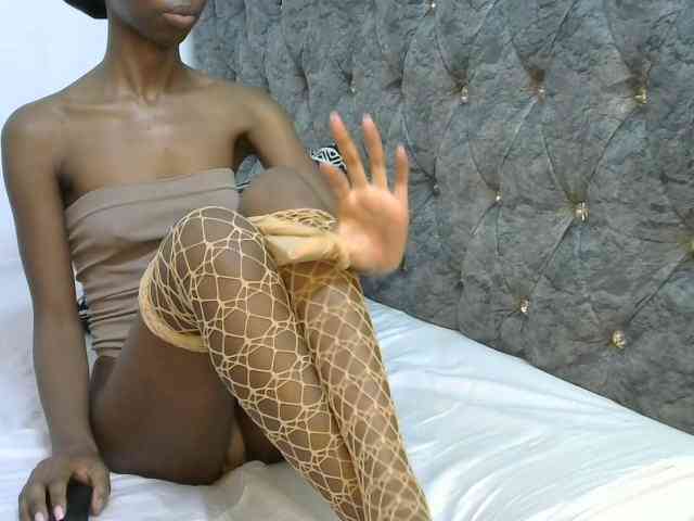 LittleMisscharming webcam