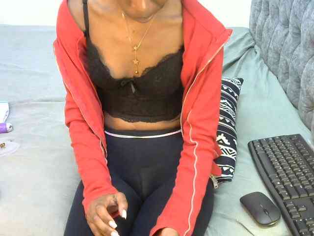 LittleMisscharming webcam