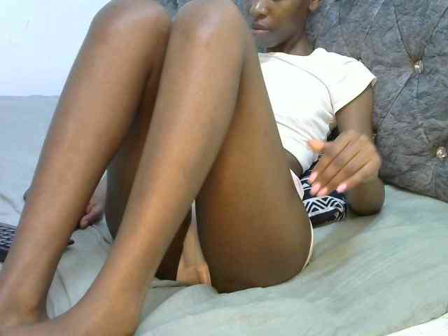 LittleMisscharming webcam