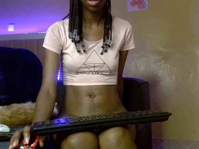 LittleMisscharming webcam