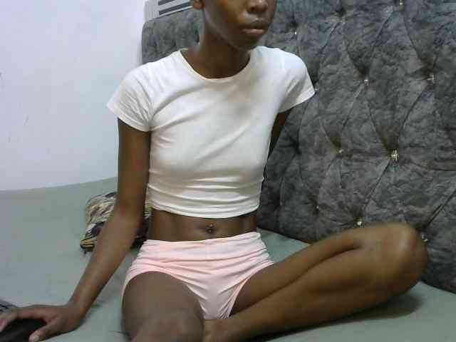 LittleMisscharming webcam