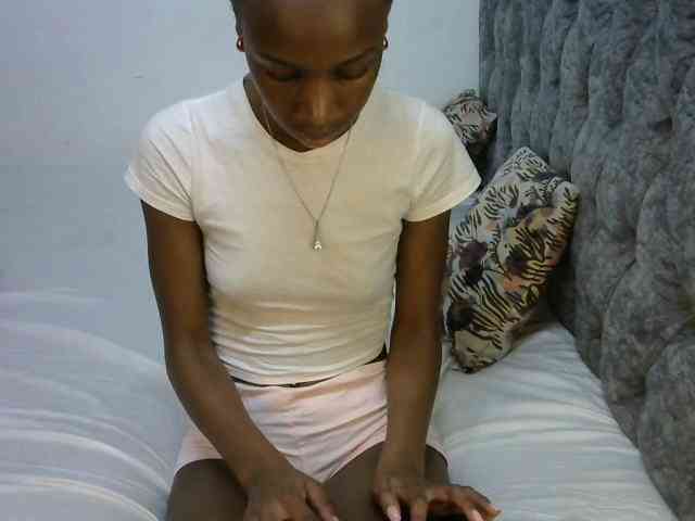 LittleMisscharming webcam