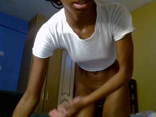 LittleMisscharming webcam