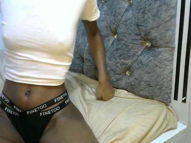 LittleMisscharming webcam