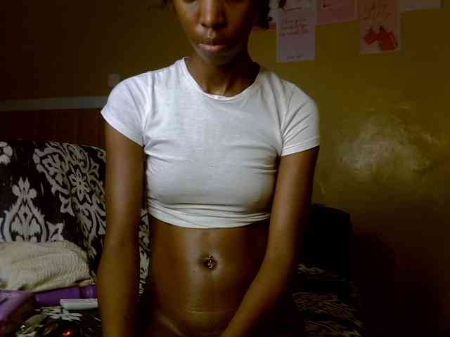 LittleMisscharming webcam