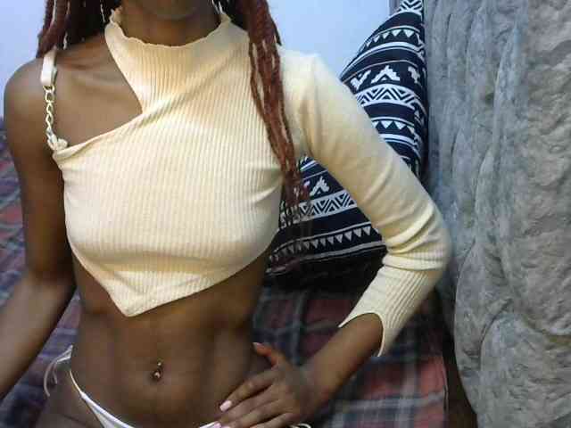 LittleMisscharming webcam