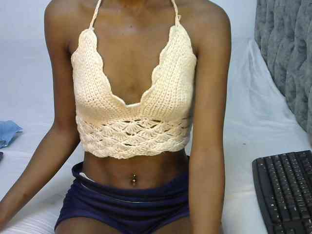 LittleMisscharming webcam