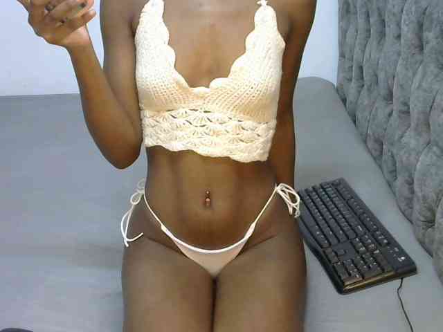 LittleMisscharming webcam