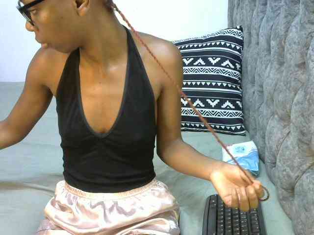LittleMisscharming webcam