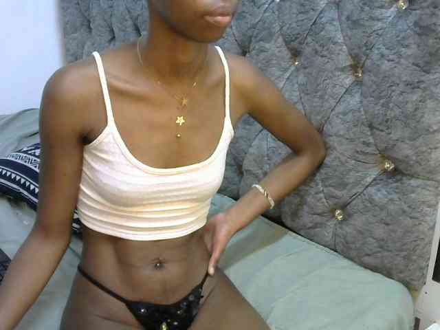 LittleMisscharming webcam