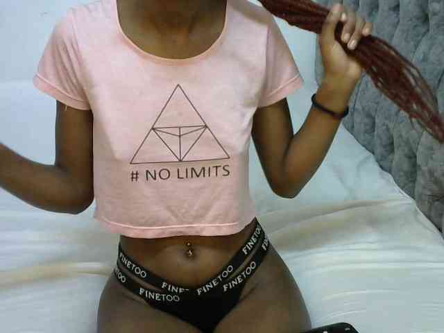 LittleMisscharming webcam