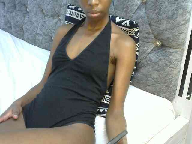 LittleMisscharming webcam